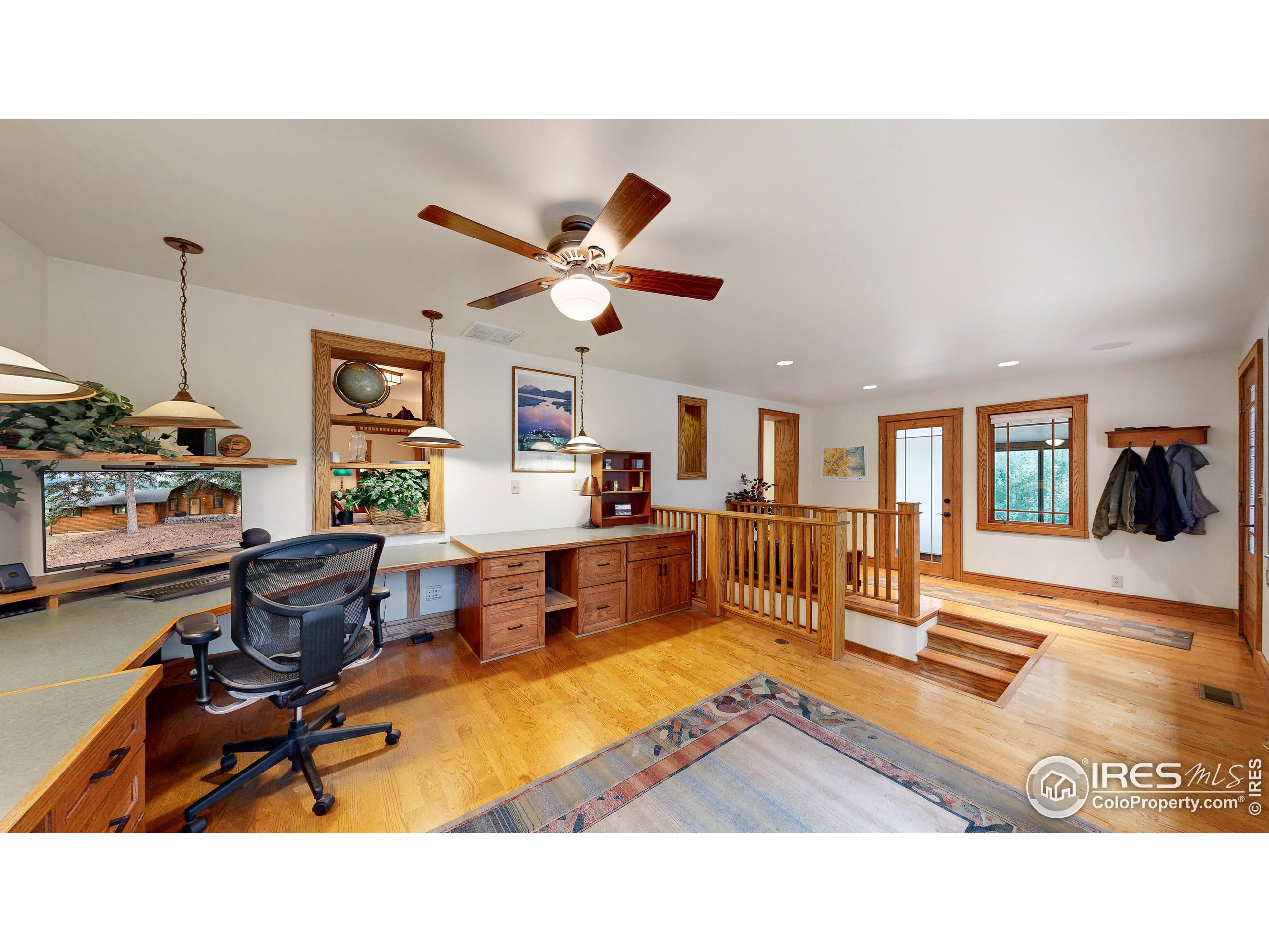 631 N Overland Trl