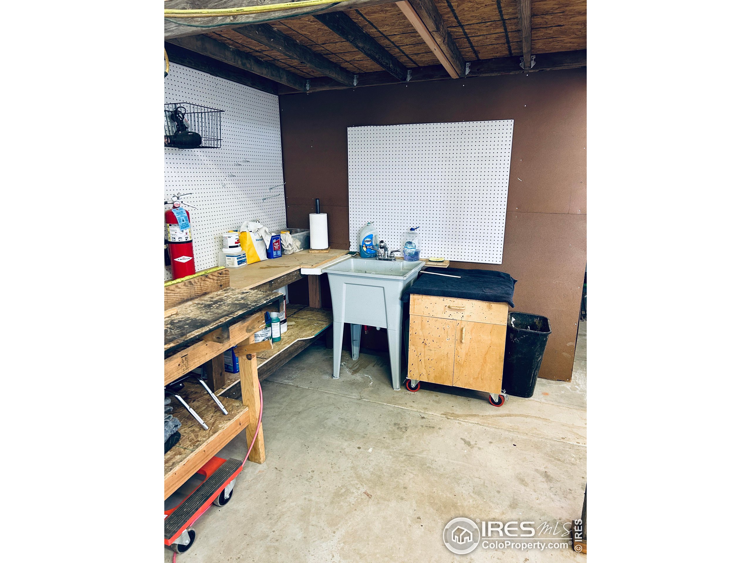 1200 Gregory Rd