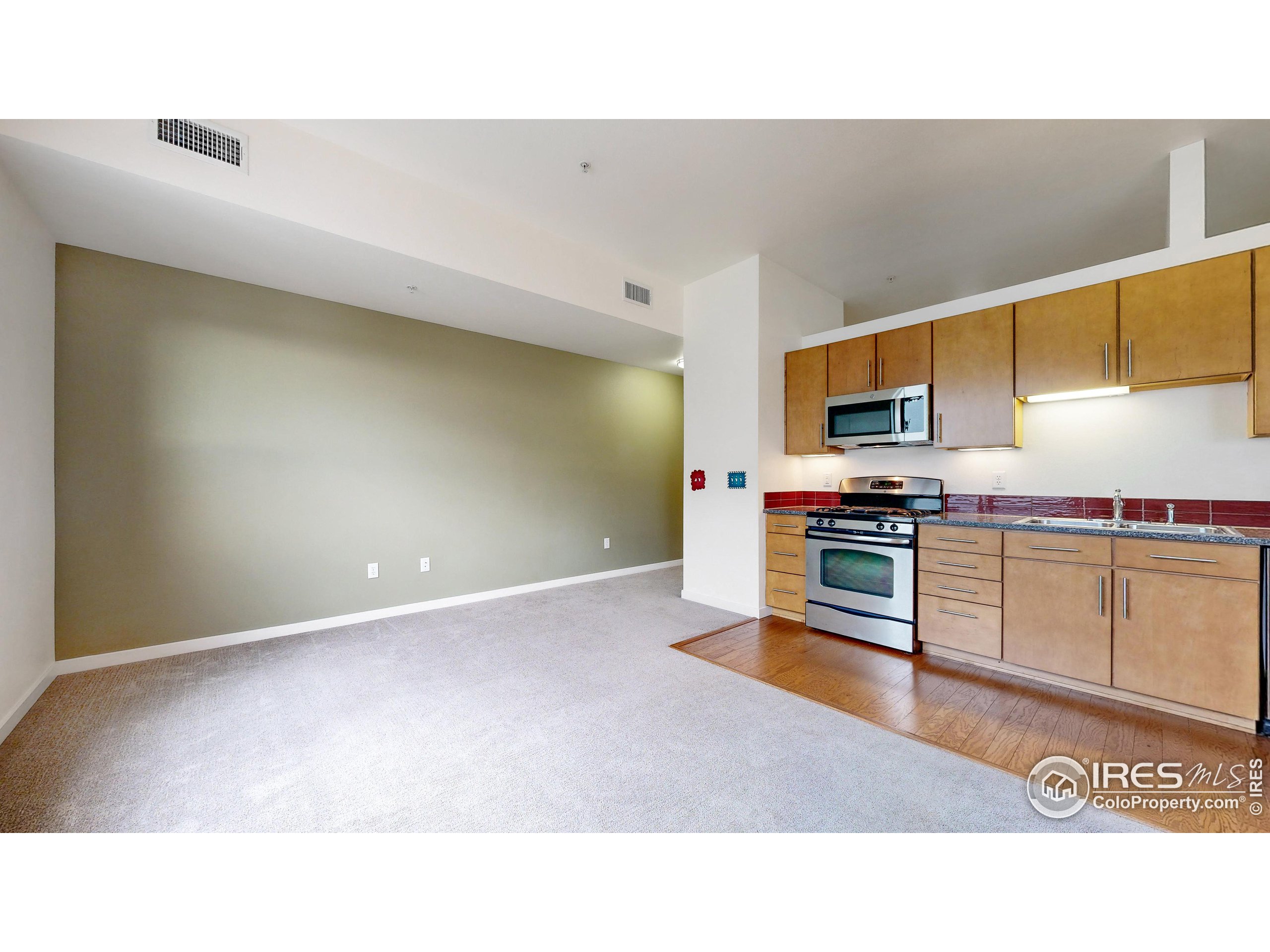 204 Maple St 403