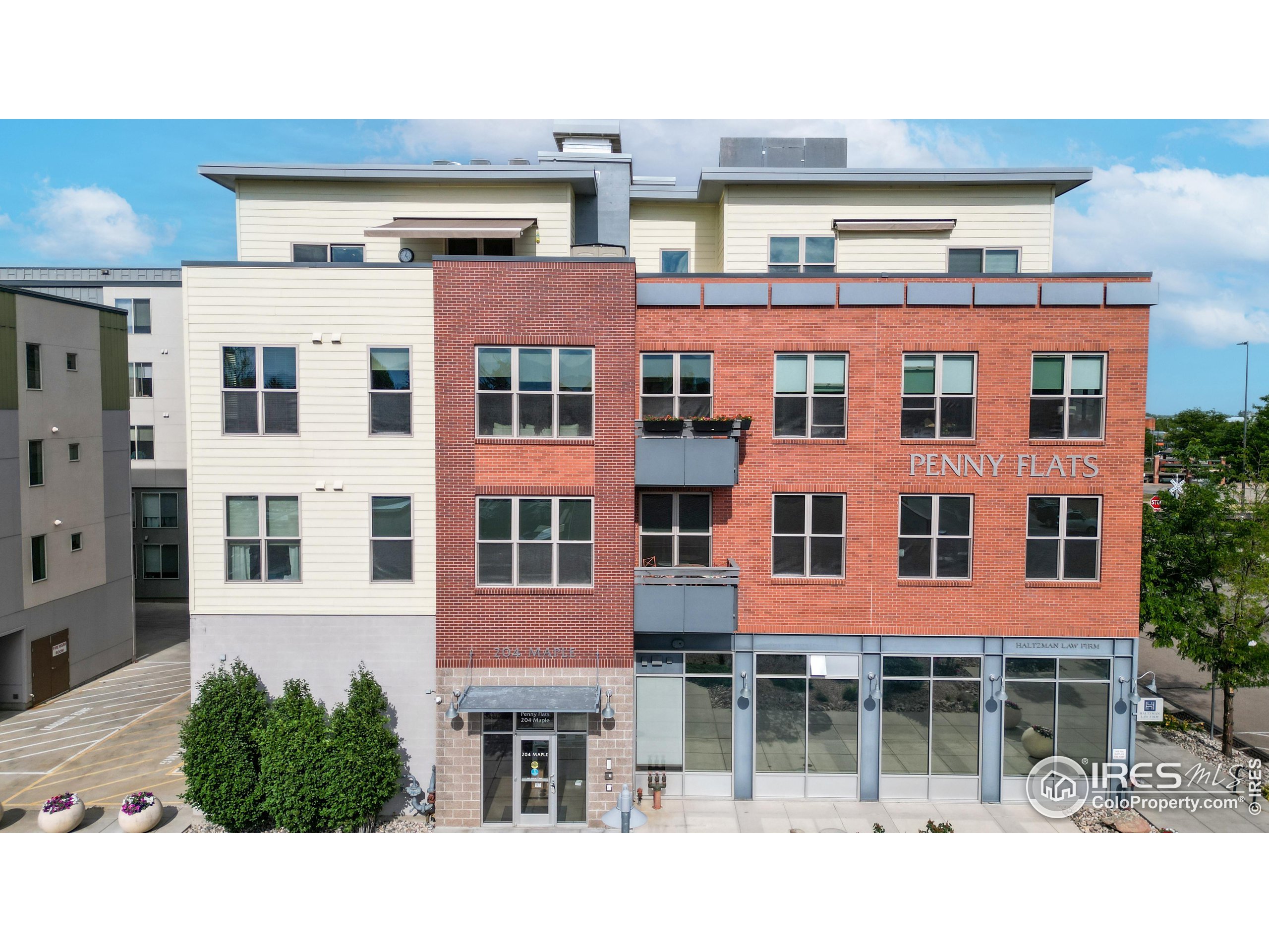 204 Maple St 403