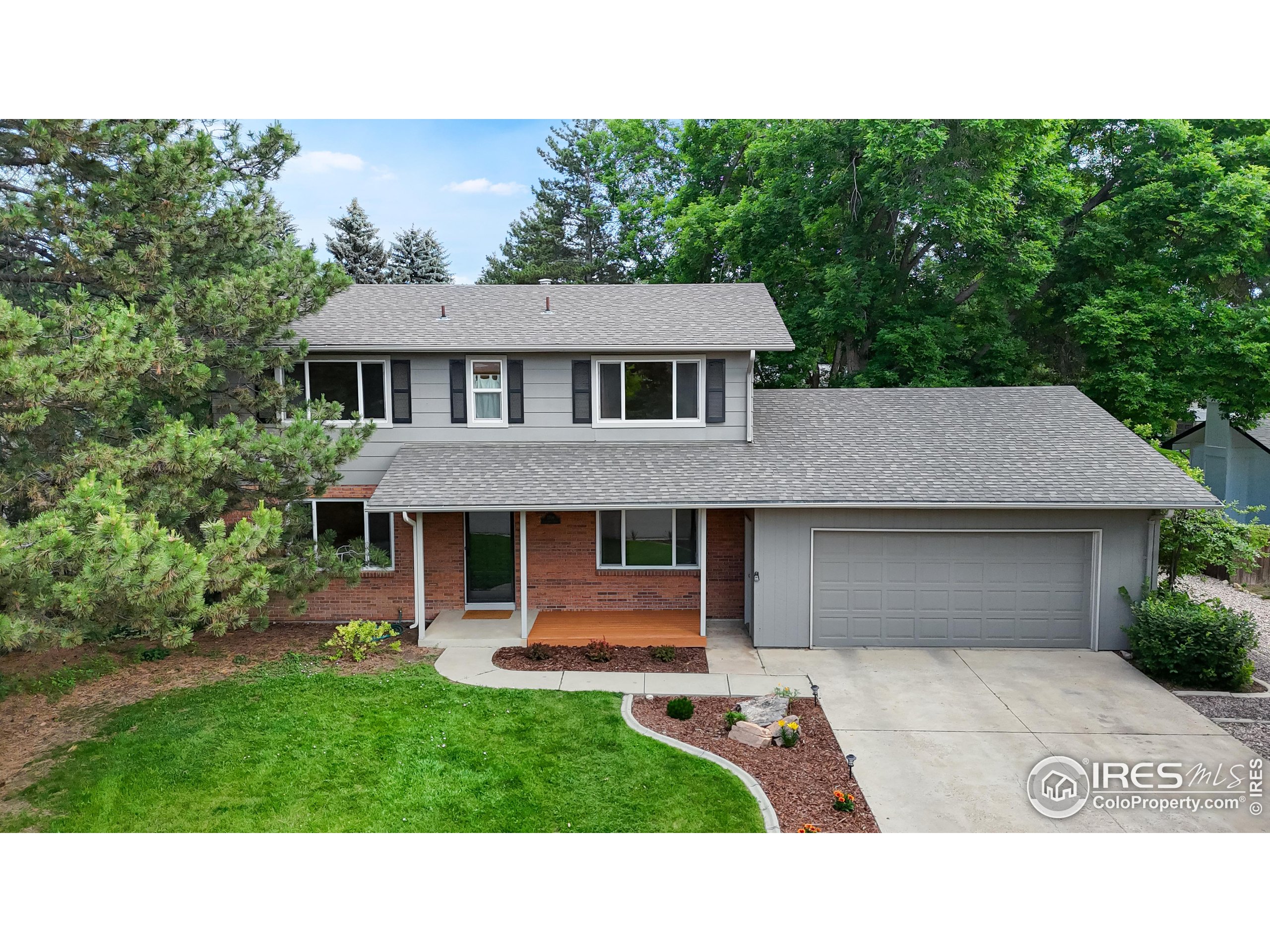 1706 Lakeshore Dr