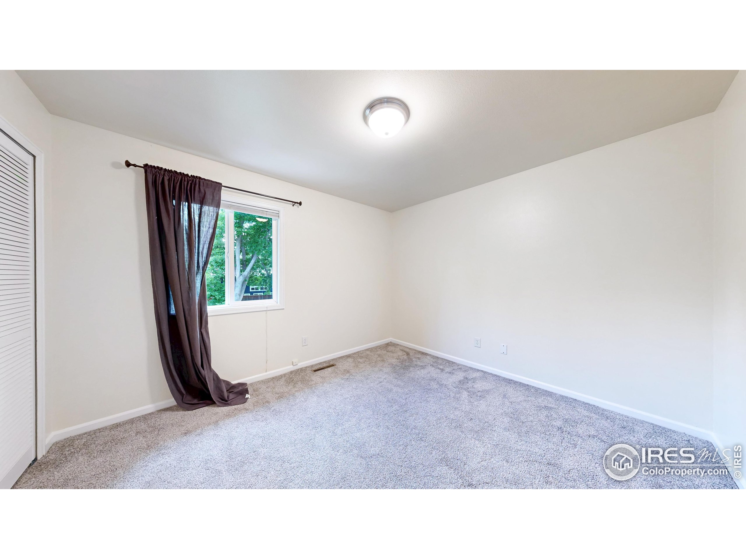 1706 Lakeshore Dr