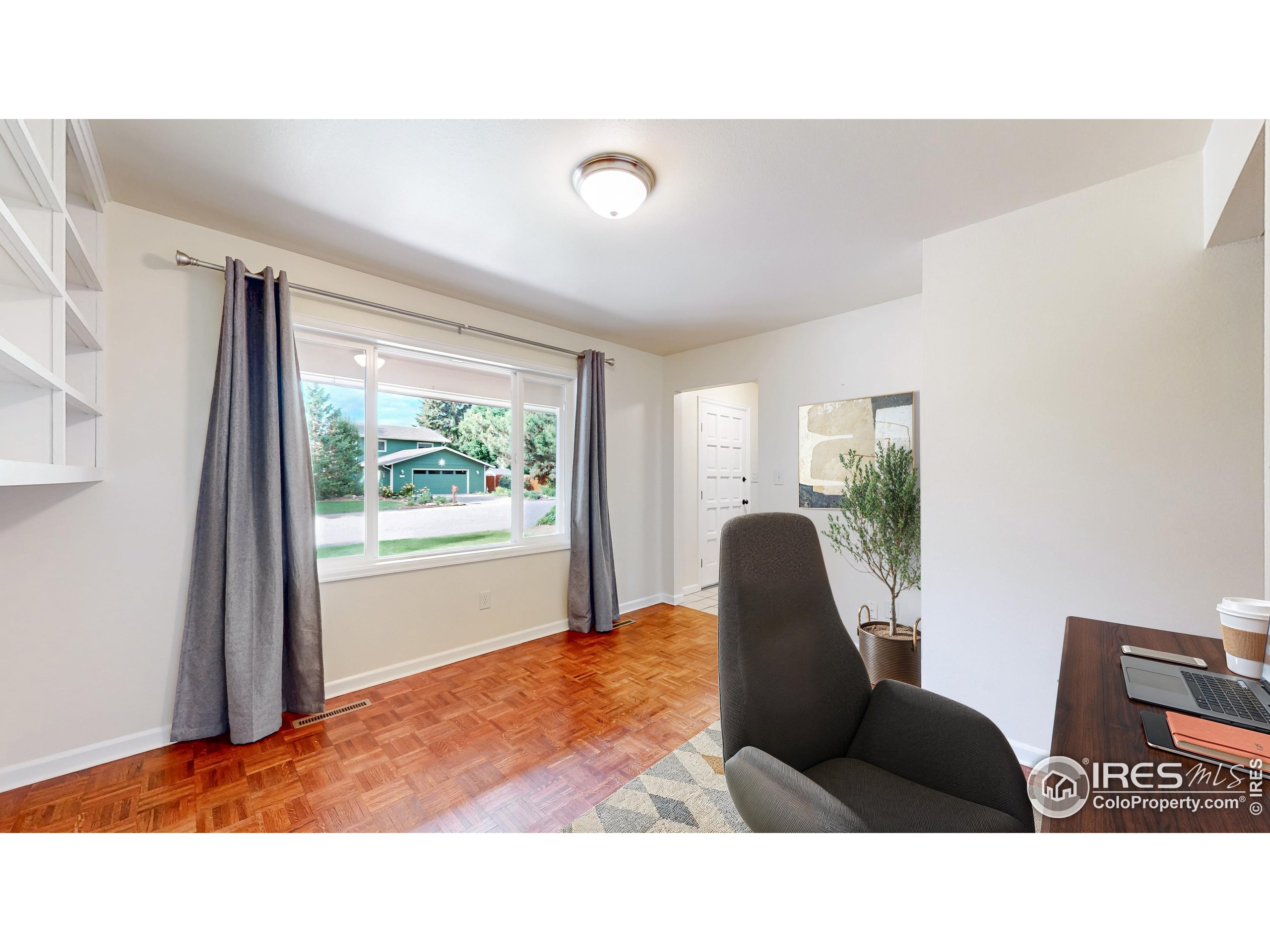 1706 Lakeshore Dr