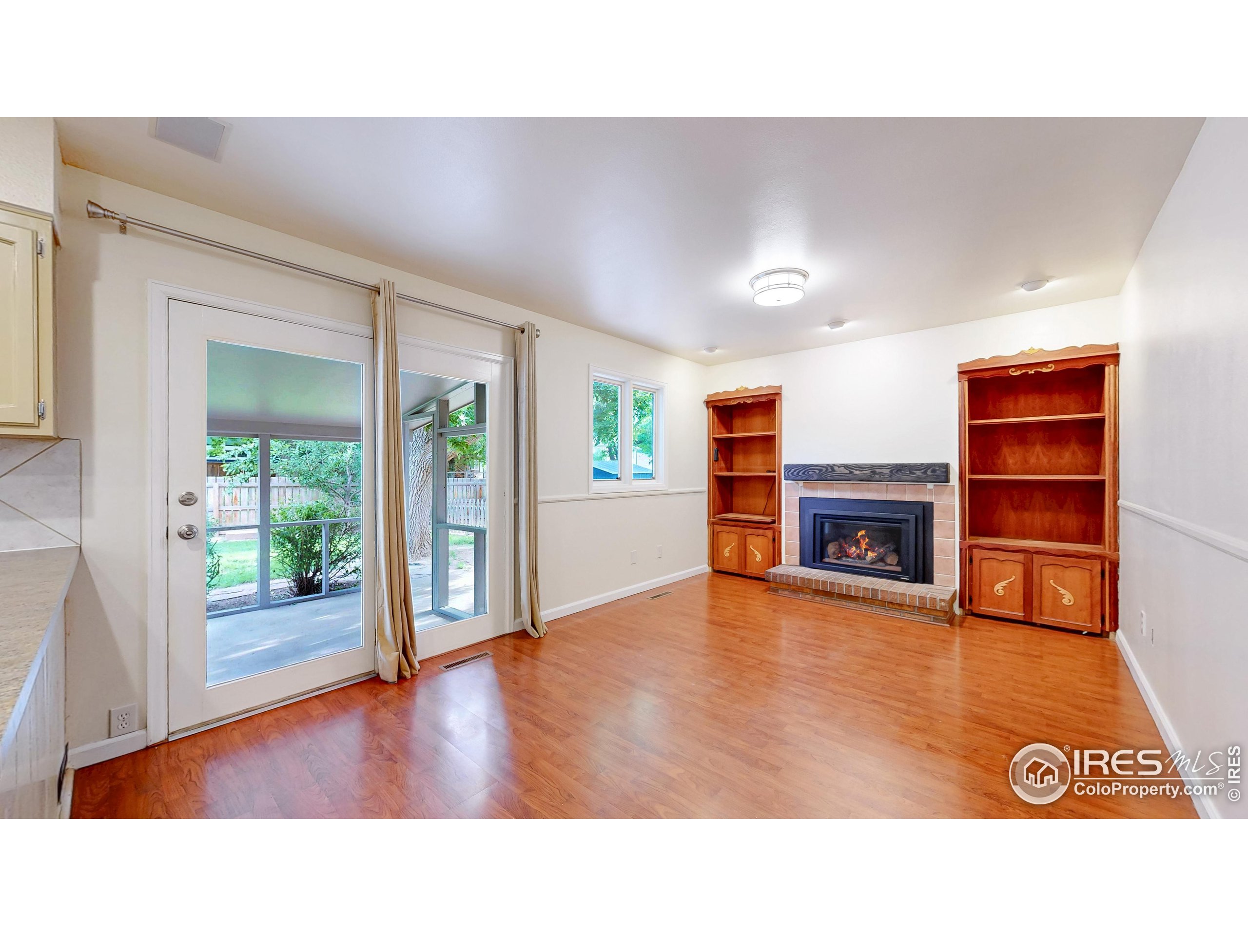 1706 Lakeshore Dr