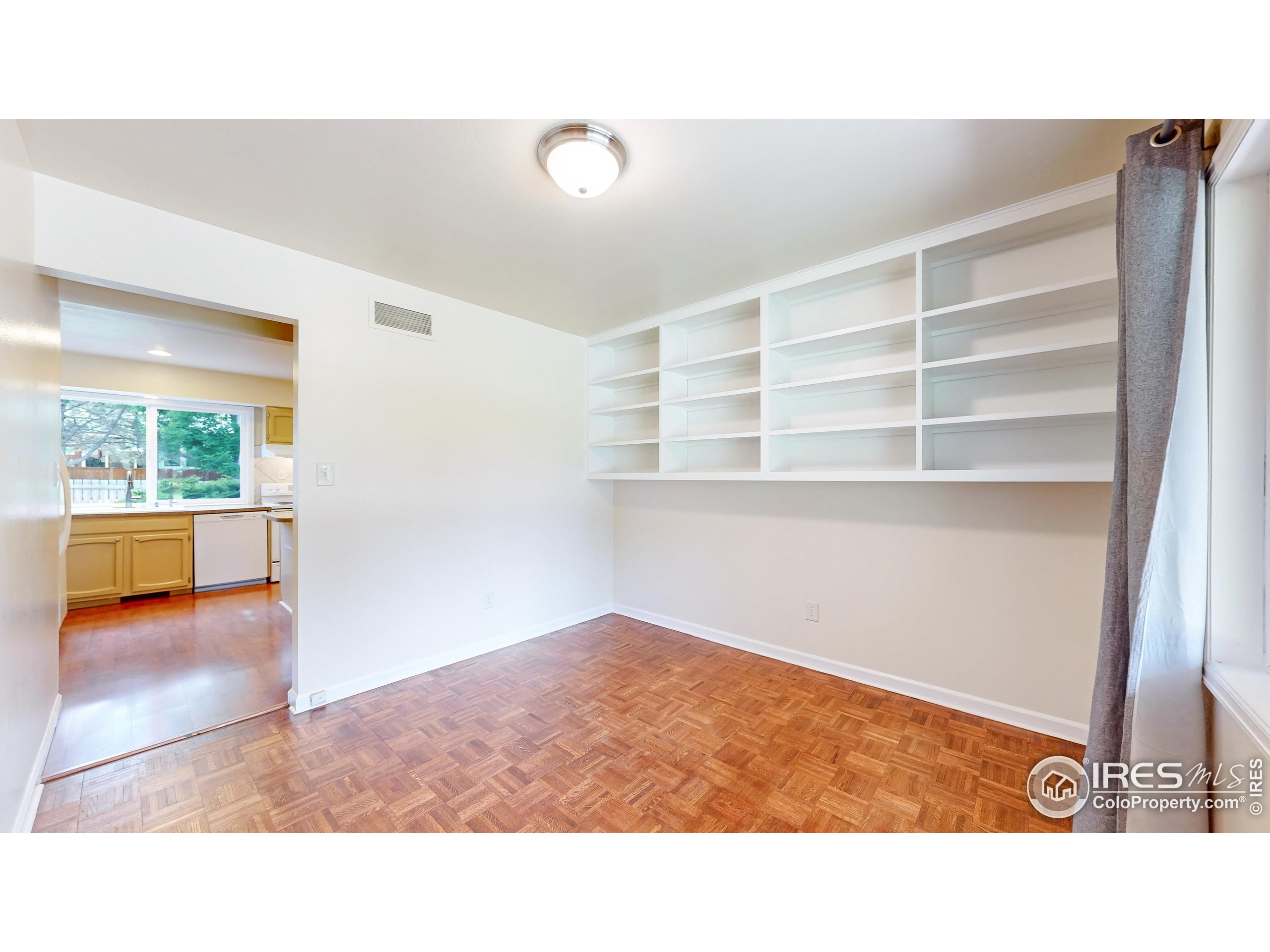 1706 Lakeshore Dr