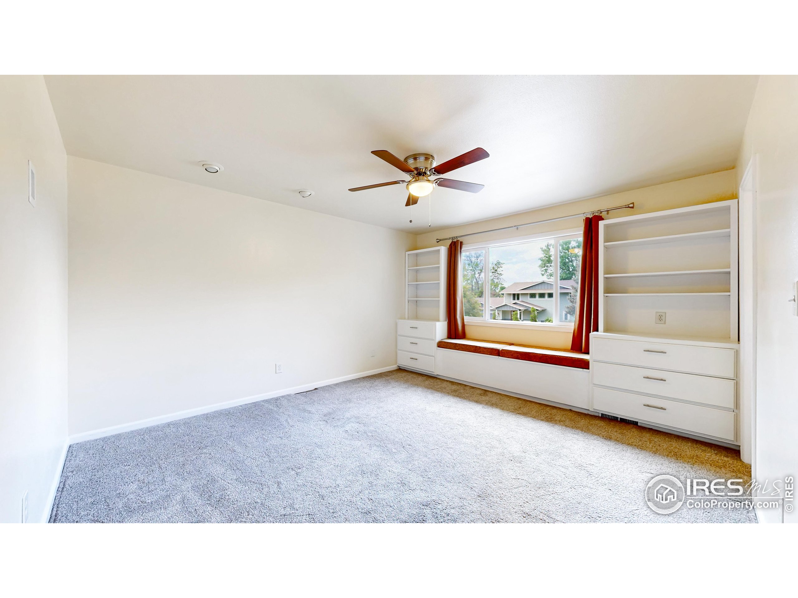 1706 Lakeshore Dr