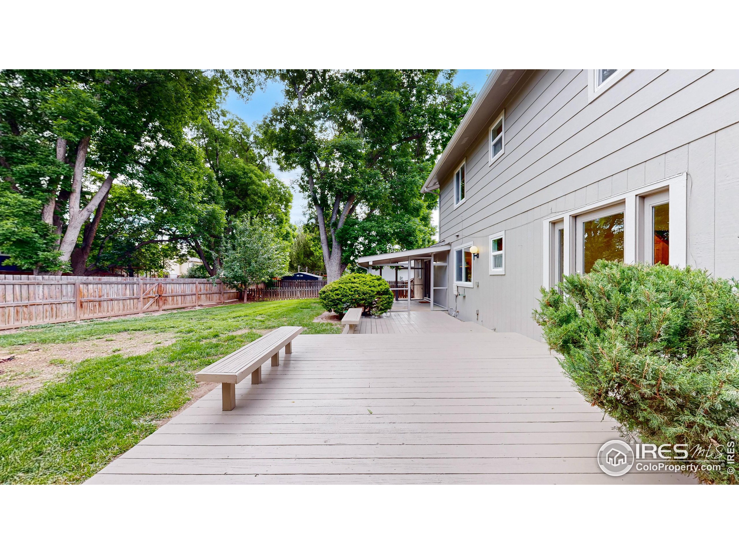 1706 Lakeshore Dr