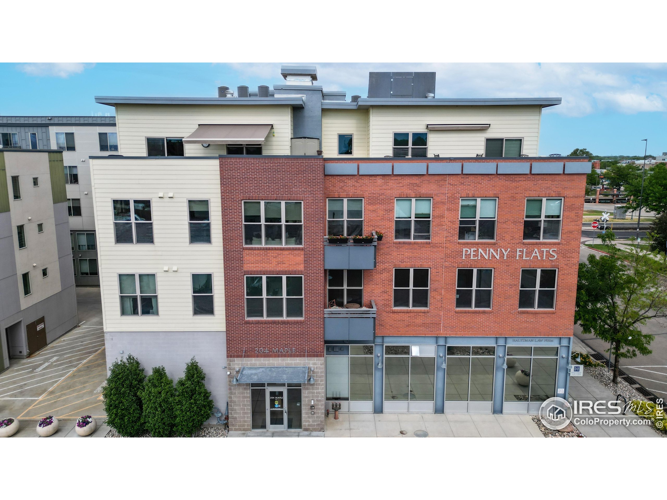 204 Maple St 403