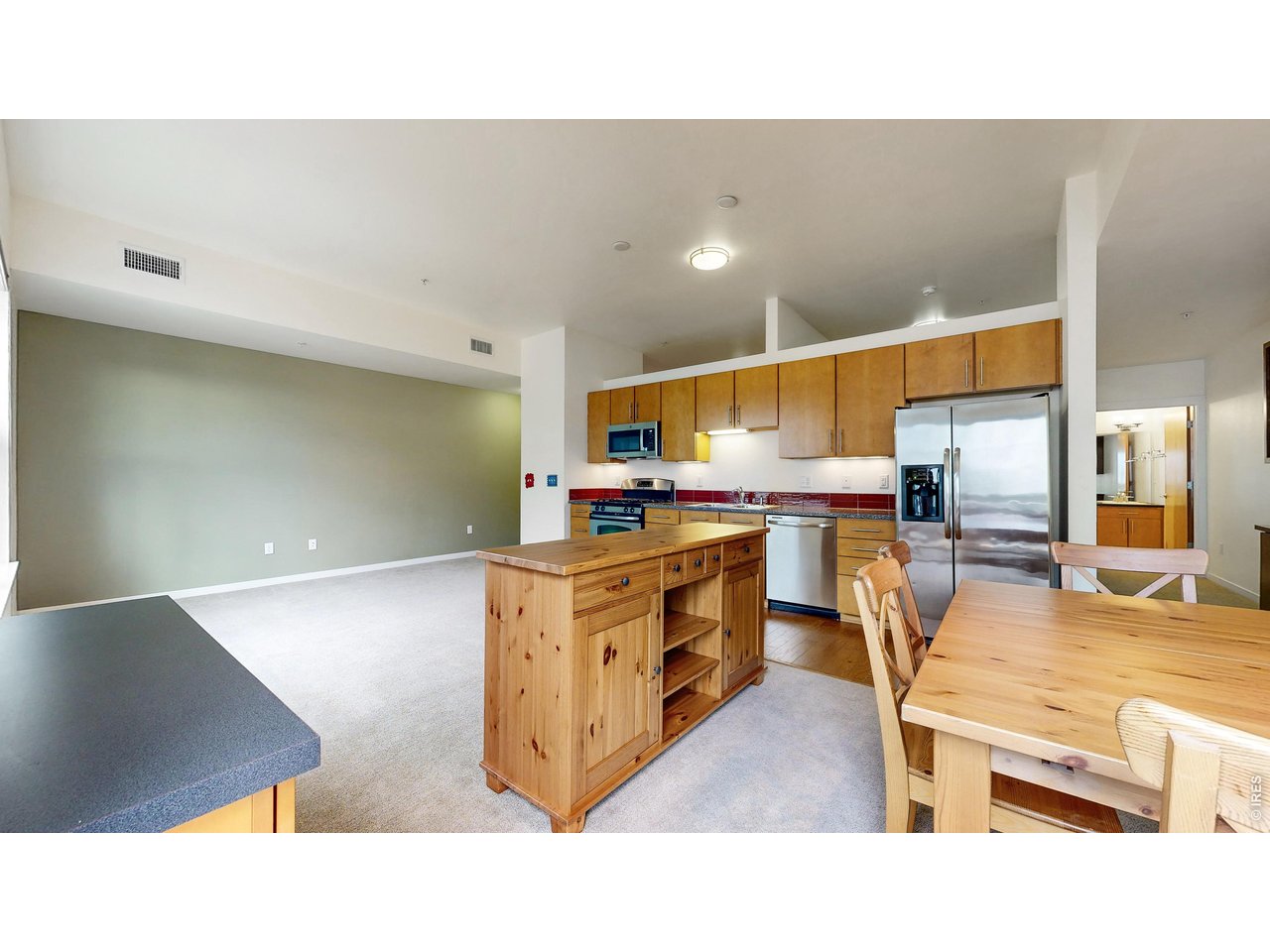 204 Maple St 403