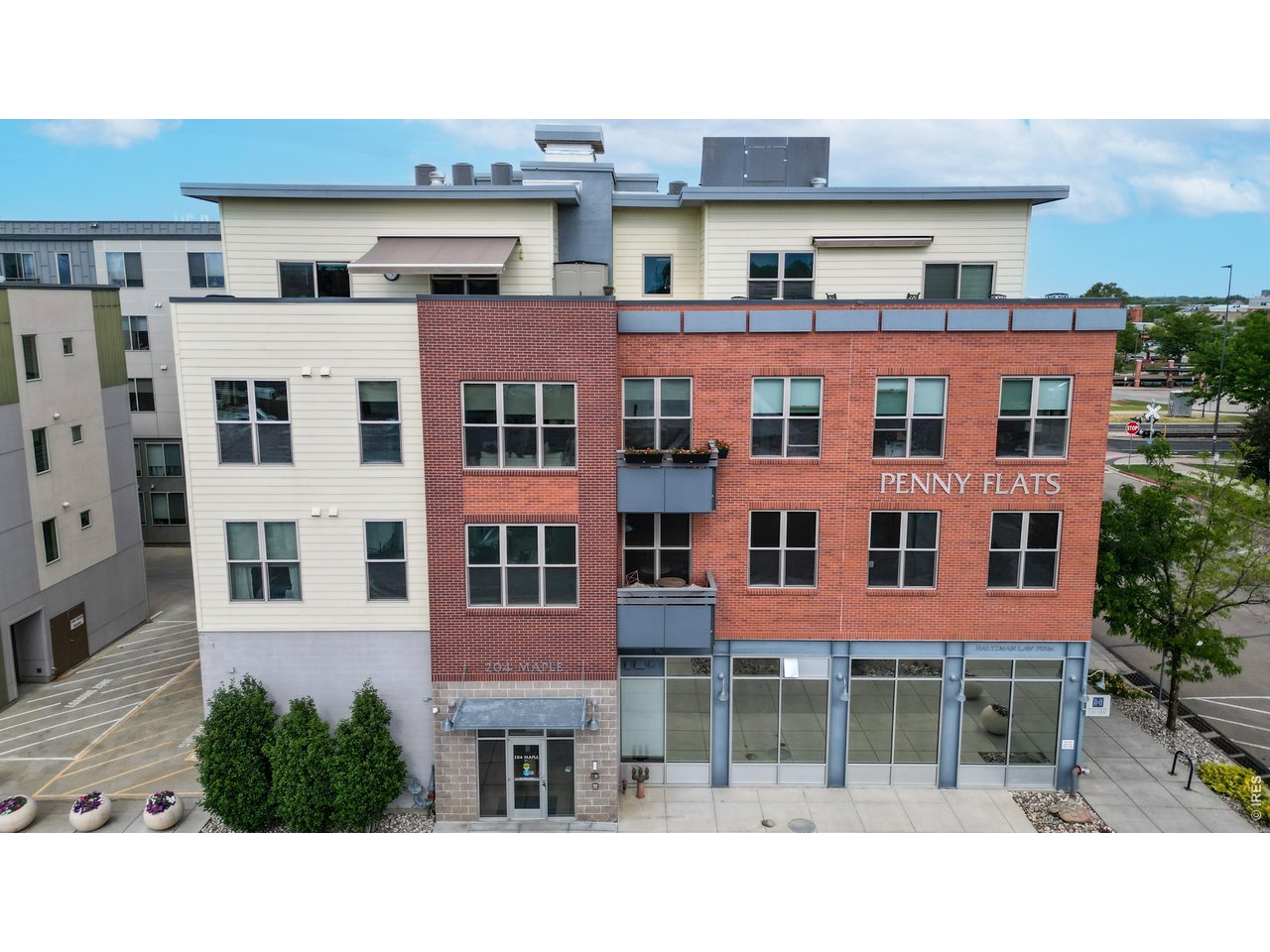 204 Maple St 403