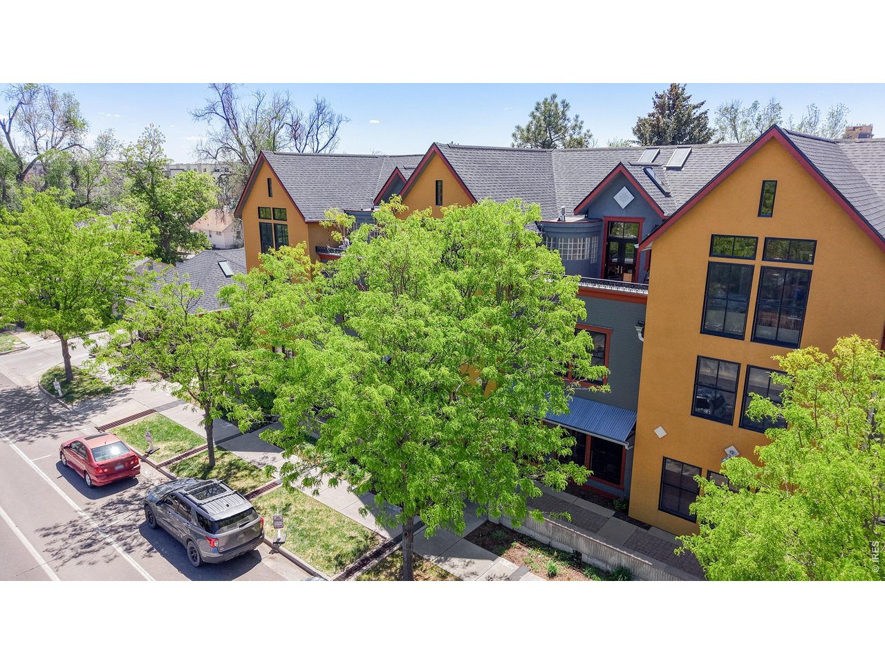 325 Cherry St 206