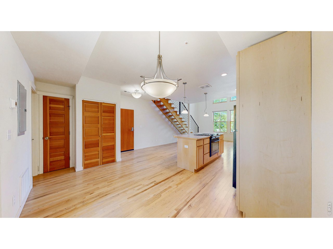 325 Cherry St 206