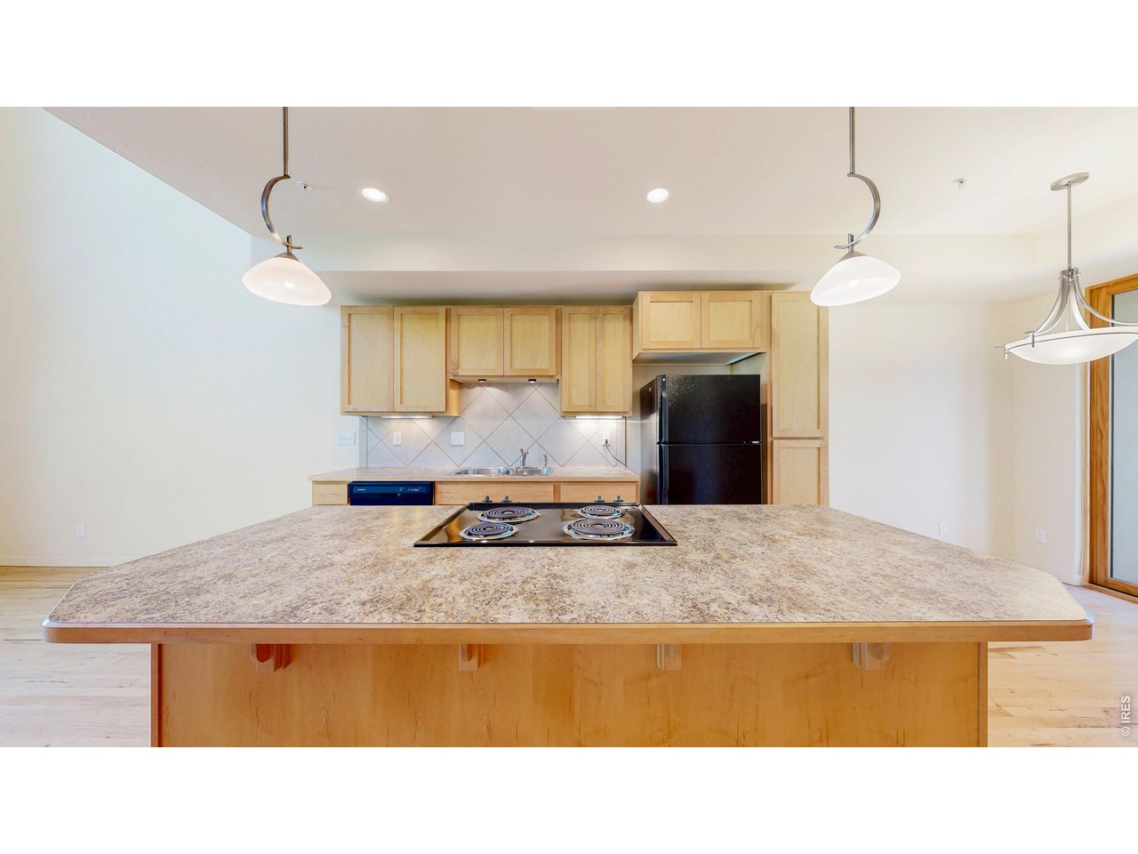 325 Cherry St 206