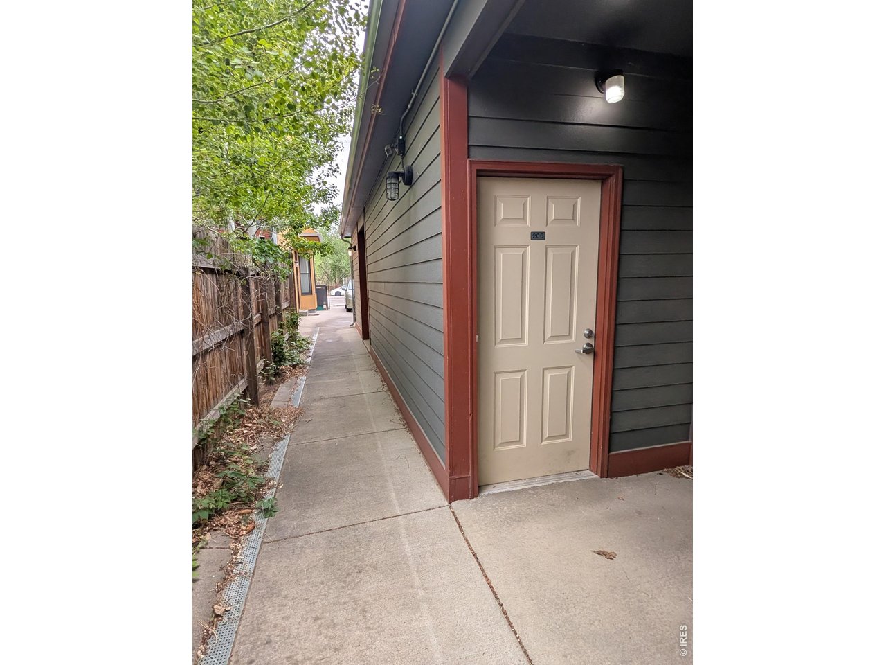 325 Cherry St 206