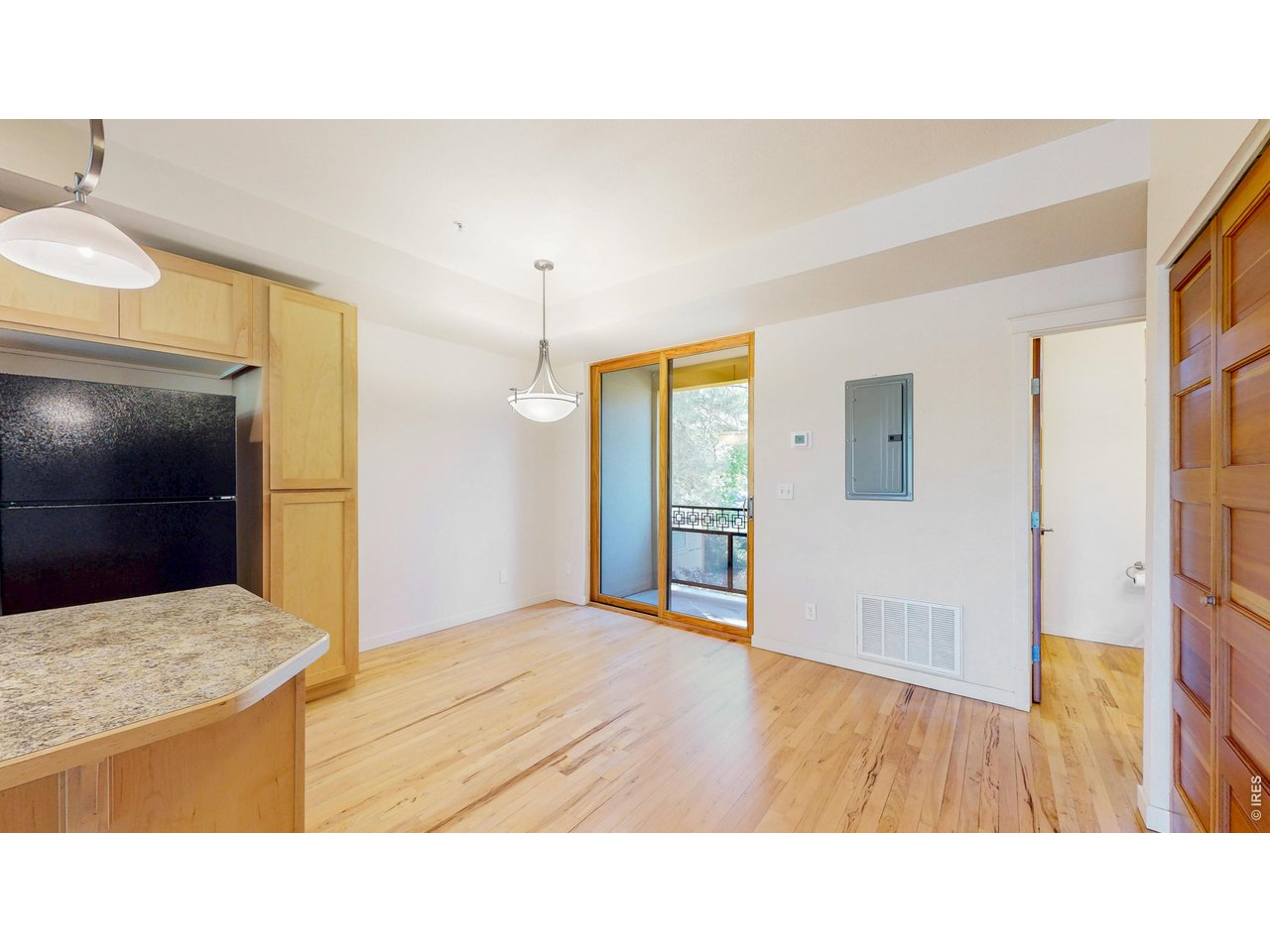 325 Cherry St 206