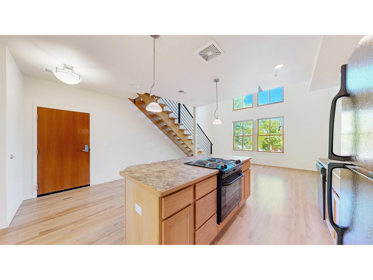 325 Cherry St 206