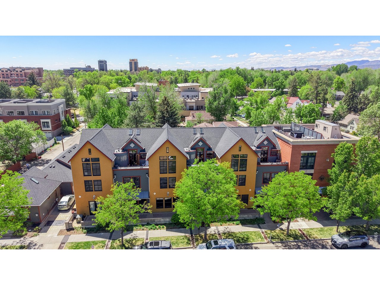325 Cherry St 206