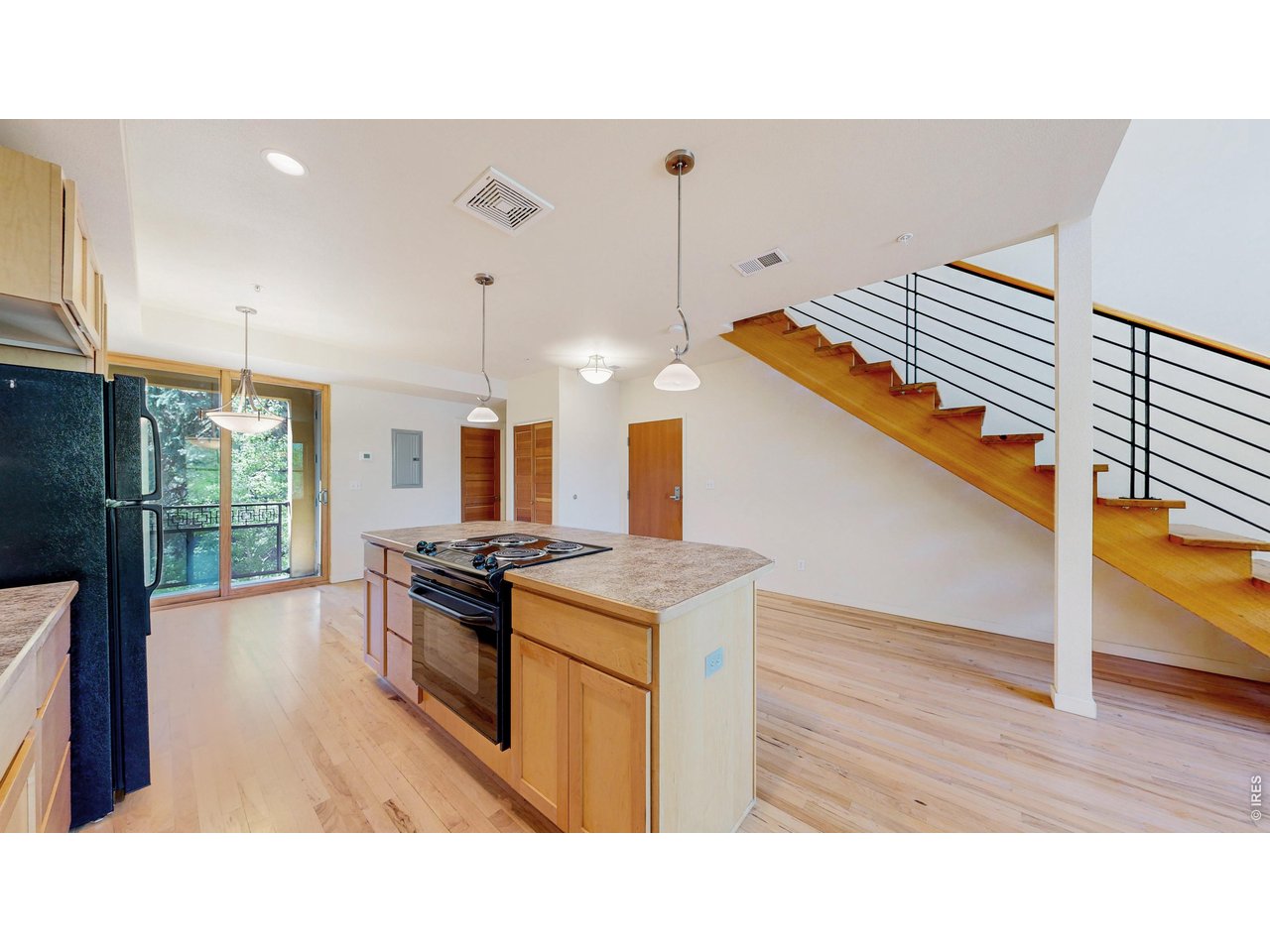 325 Cherry St 206