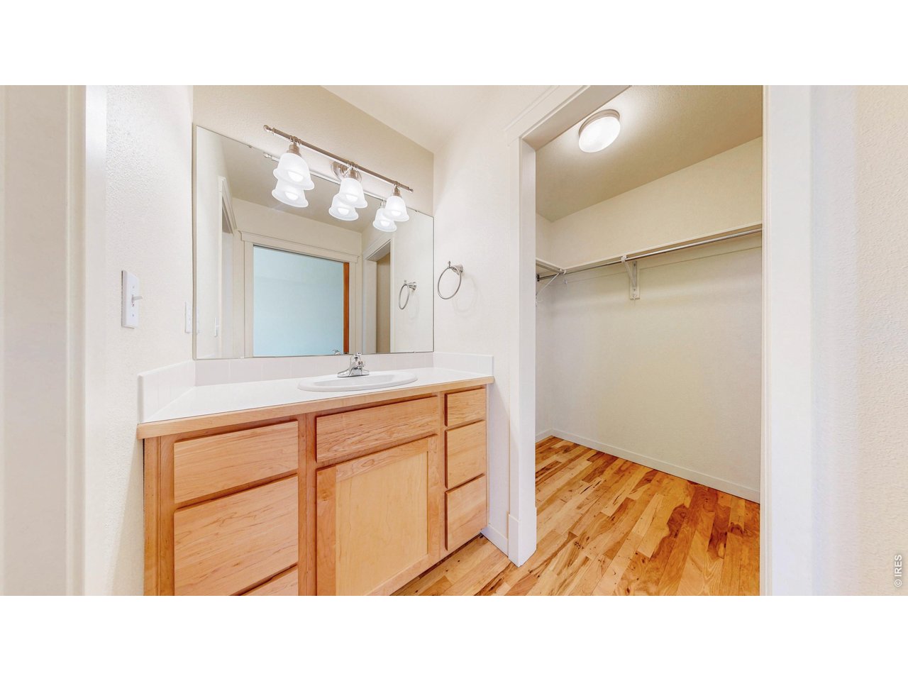 325 Cherry St 206