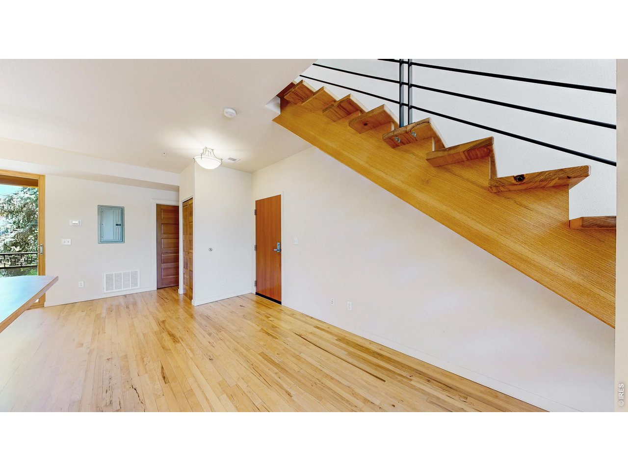 325 Cherry St 206