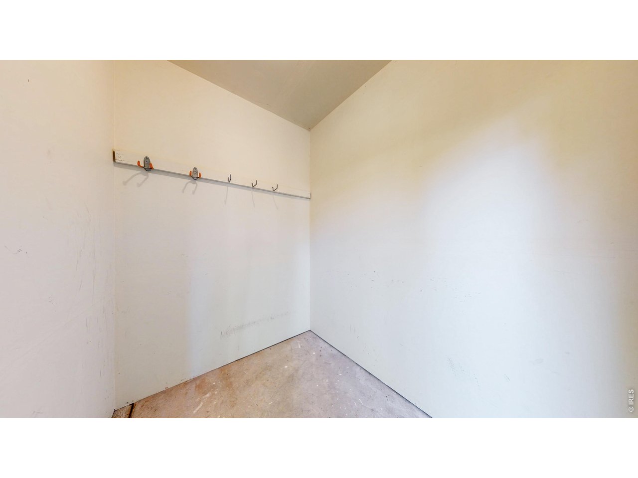 325 Cherry St 206