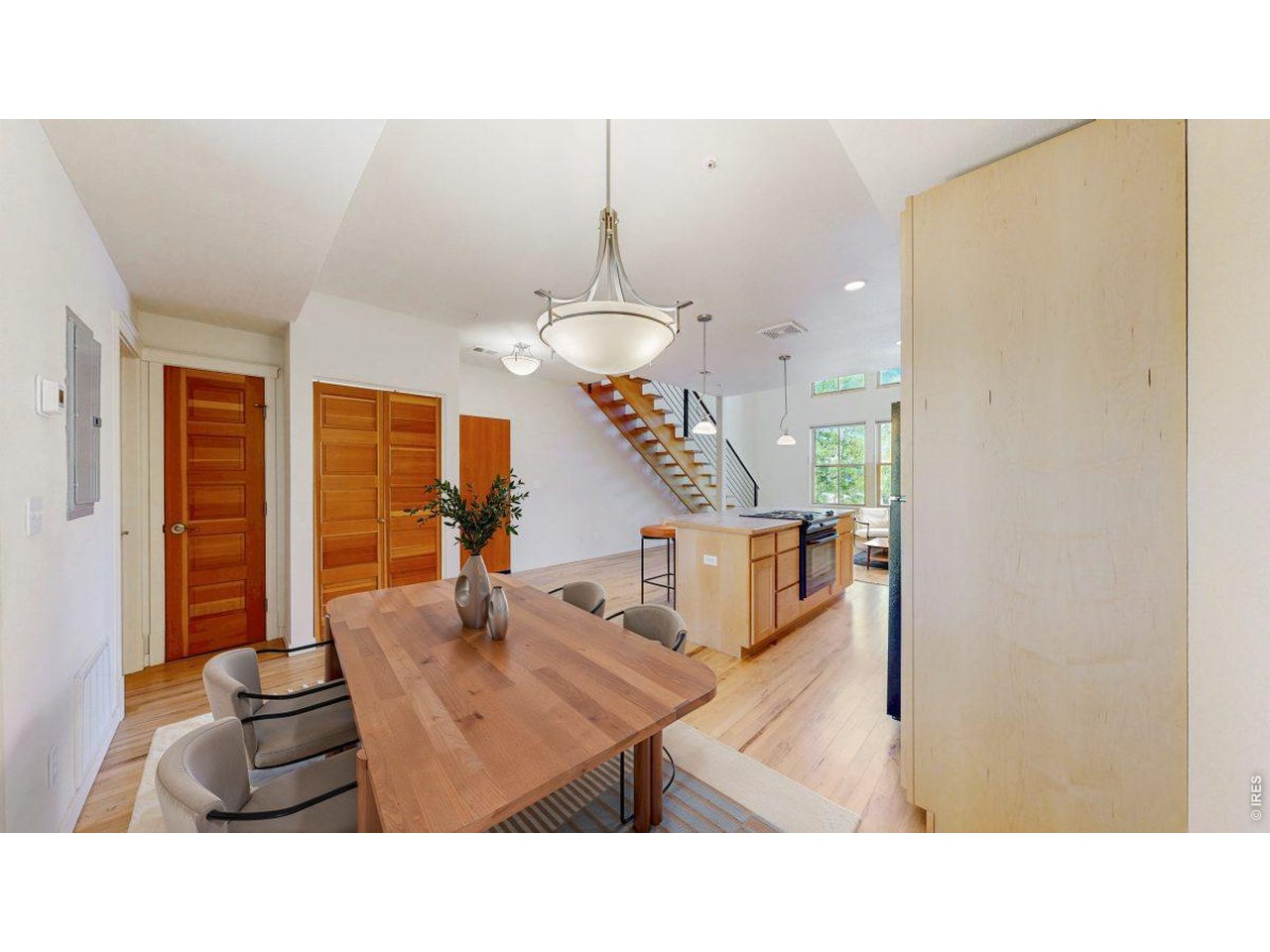 325 Cherry St 206