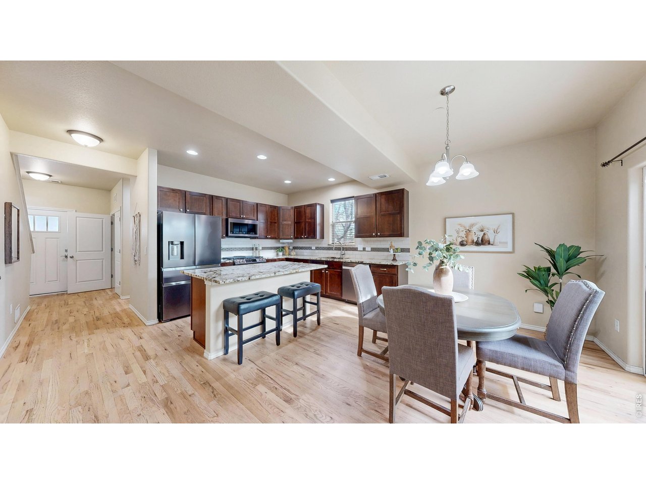 551 Walhalla Cir