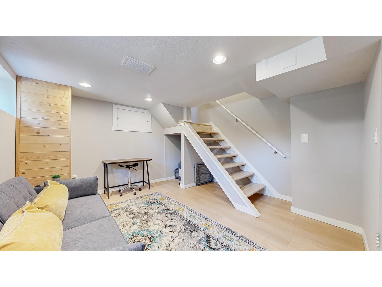 829 Smith St