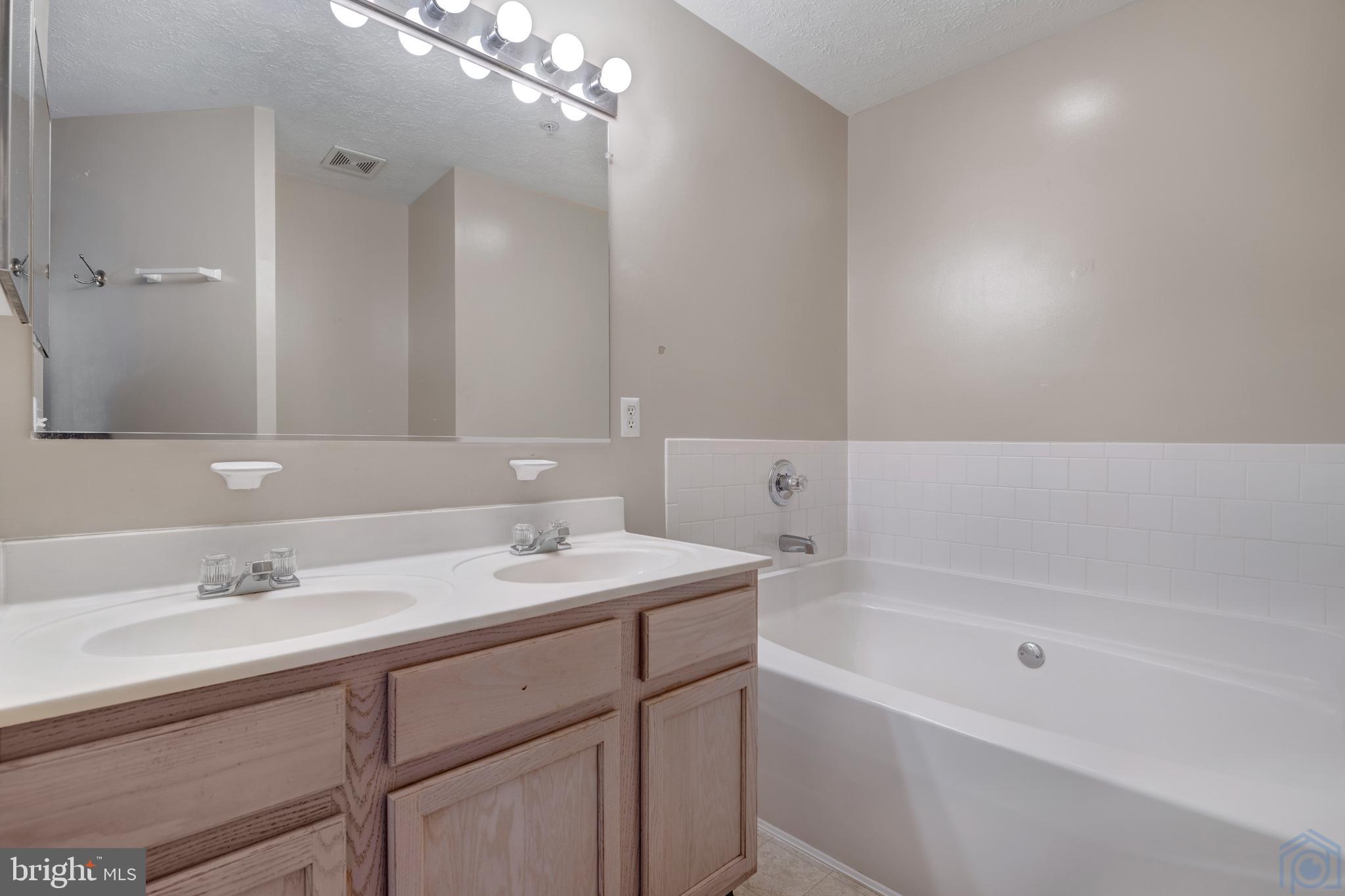 50 AMBERSTONE COURT A 50A