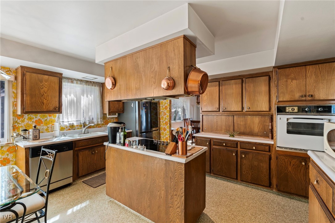 1032 Lynn Way