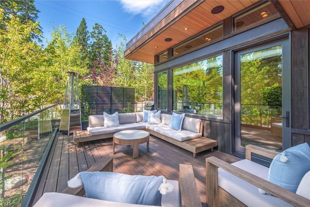 120 Old Cedars Place