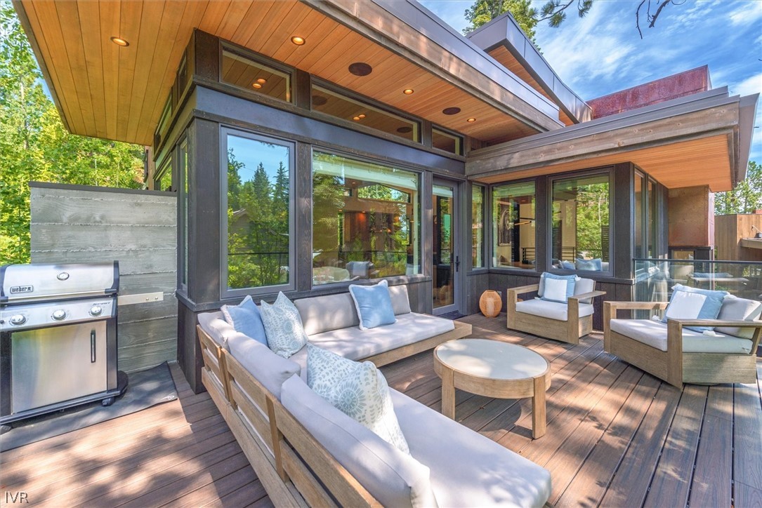 120 Old Cedars Place