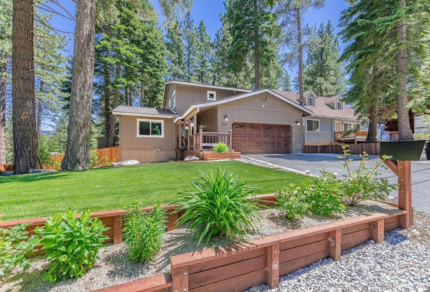 3084 Deer Trail