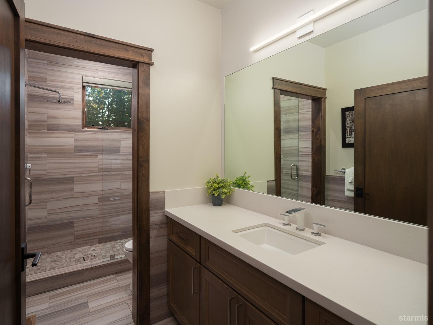 30 Lake Parkway Unit: 5