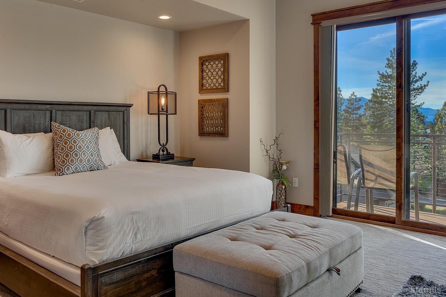 30 Lake Parkway Unit: 8