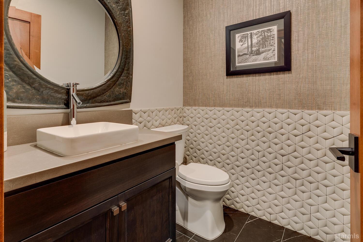 30 Lake Parkway Unit: 8