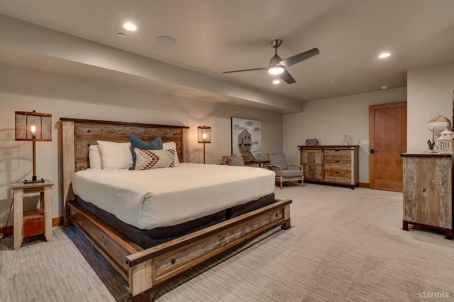 30 Lake Parkway Unit: 8