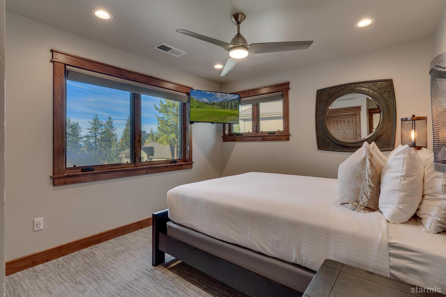 30 Lake Parkway Unit: 8