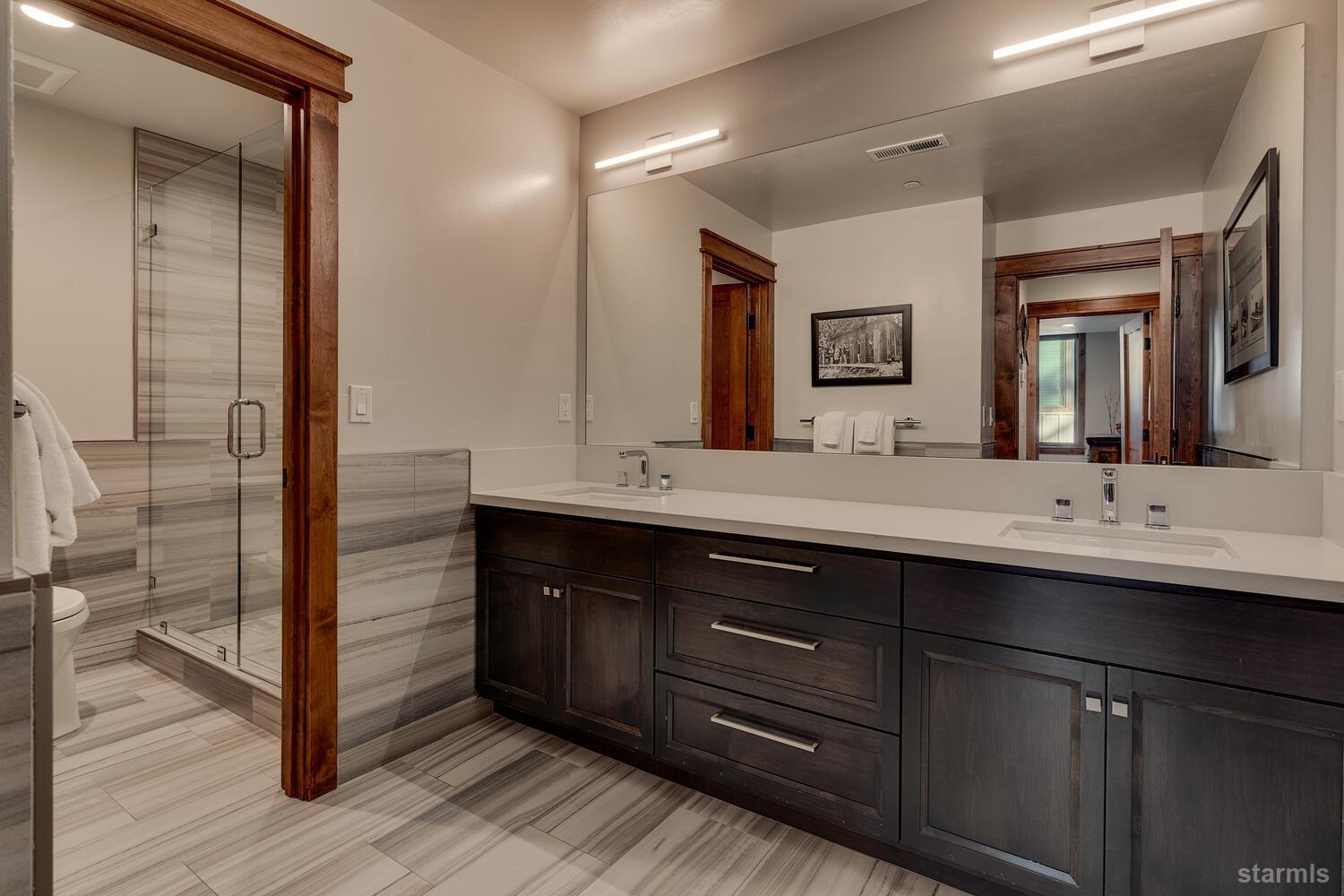 30 Lake Parkway Unit: 8