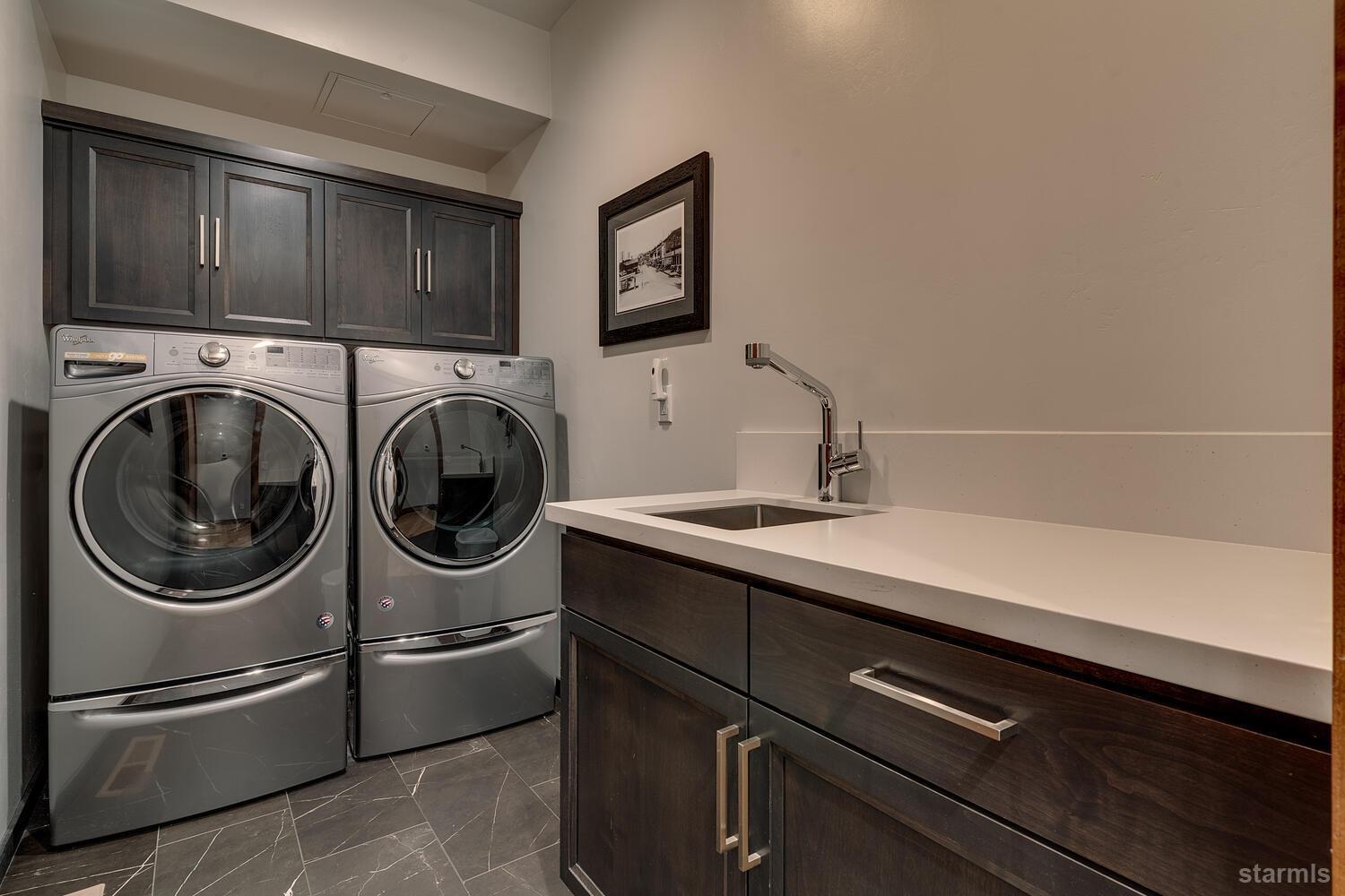 30 Lake Parkway Unit: 8