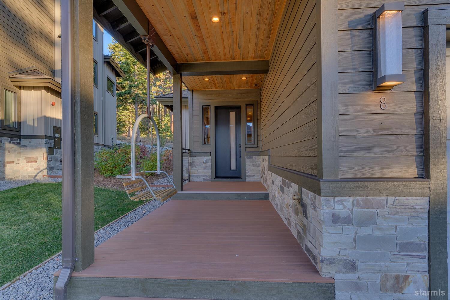 30 Lake Parkway Unit: 8