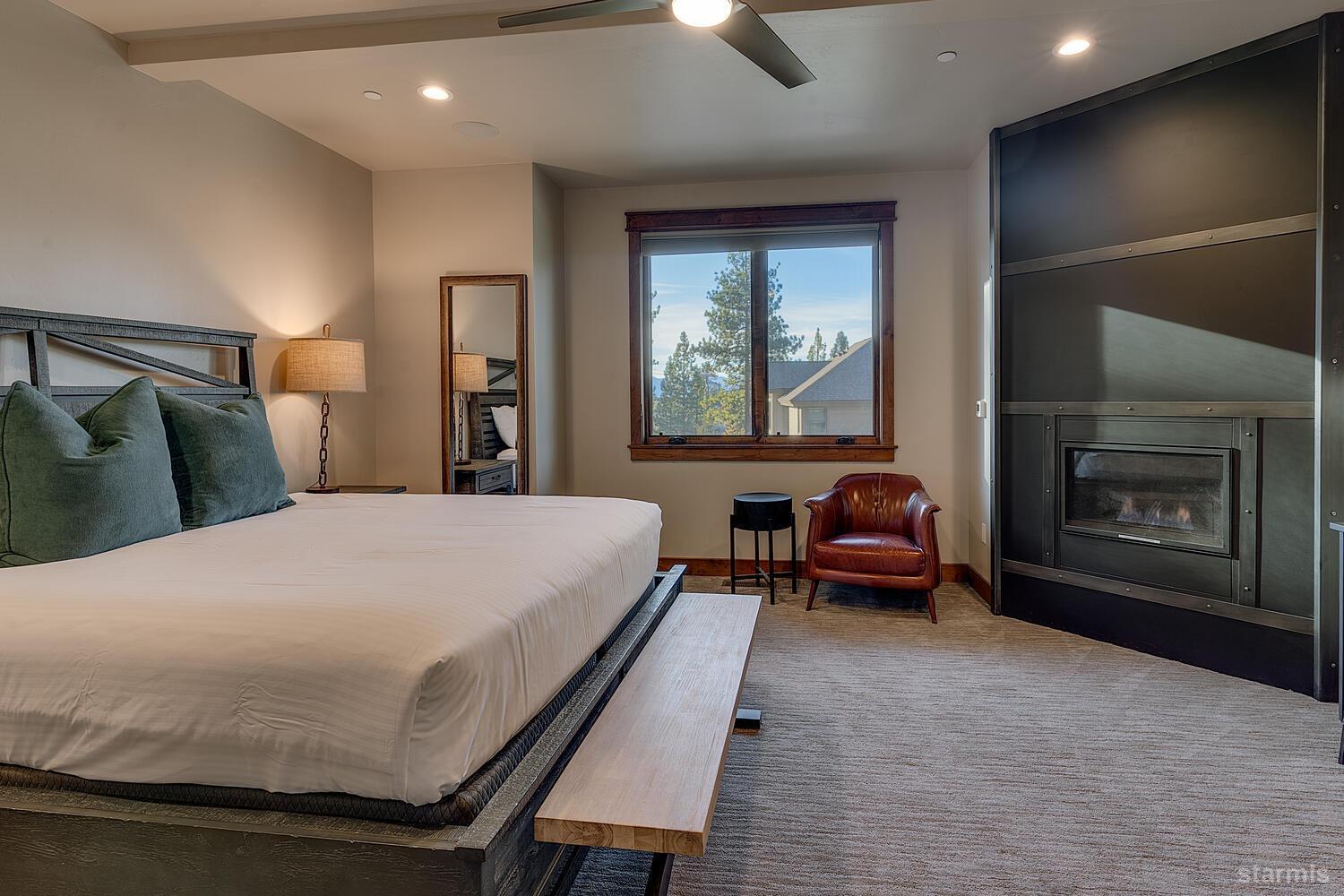 30 Lake Parkway Unit: 8