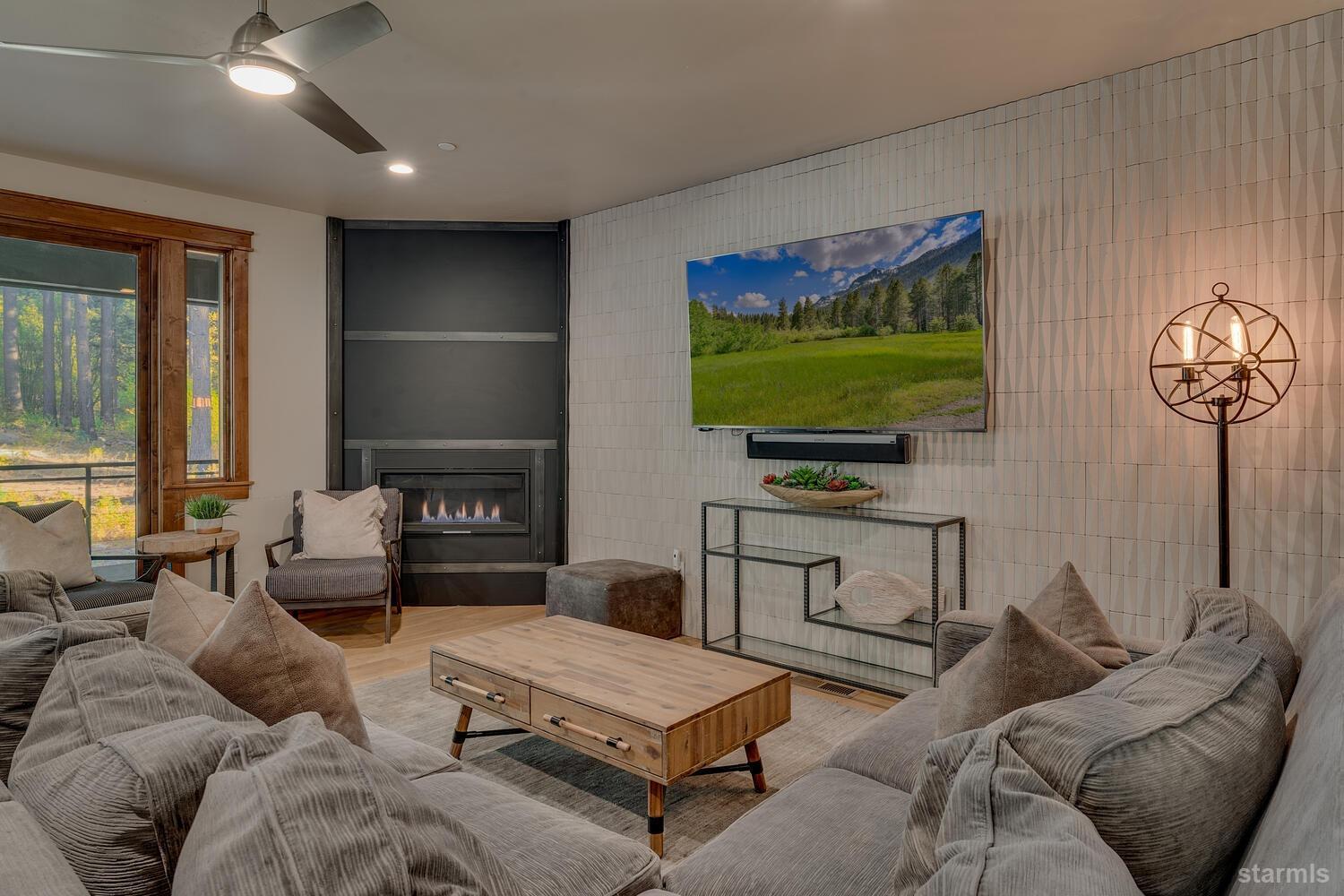 30 Lake Parkway Unit: 8