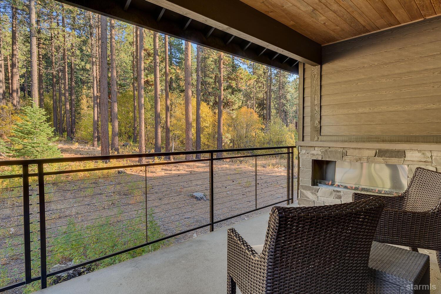 30 Lake Parkway Unit: 8