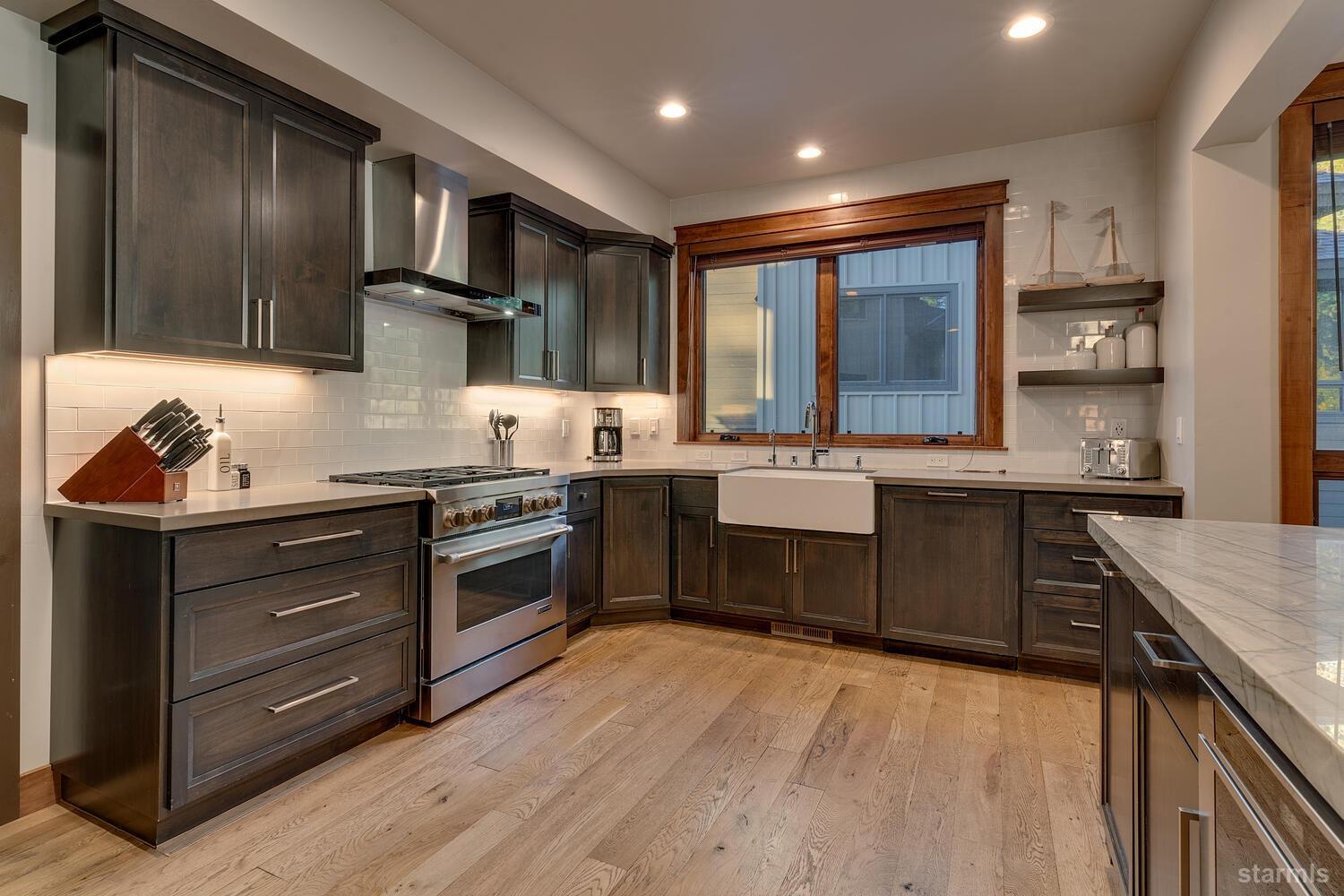 30 Lake Parkway Unit: 8