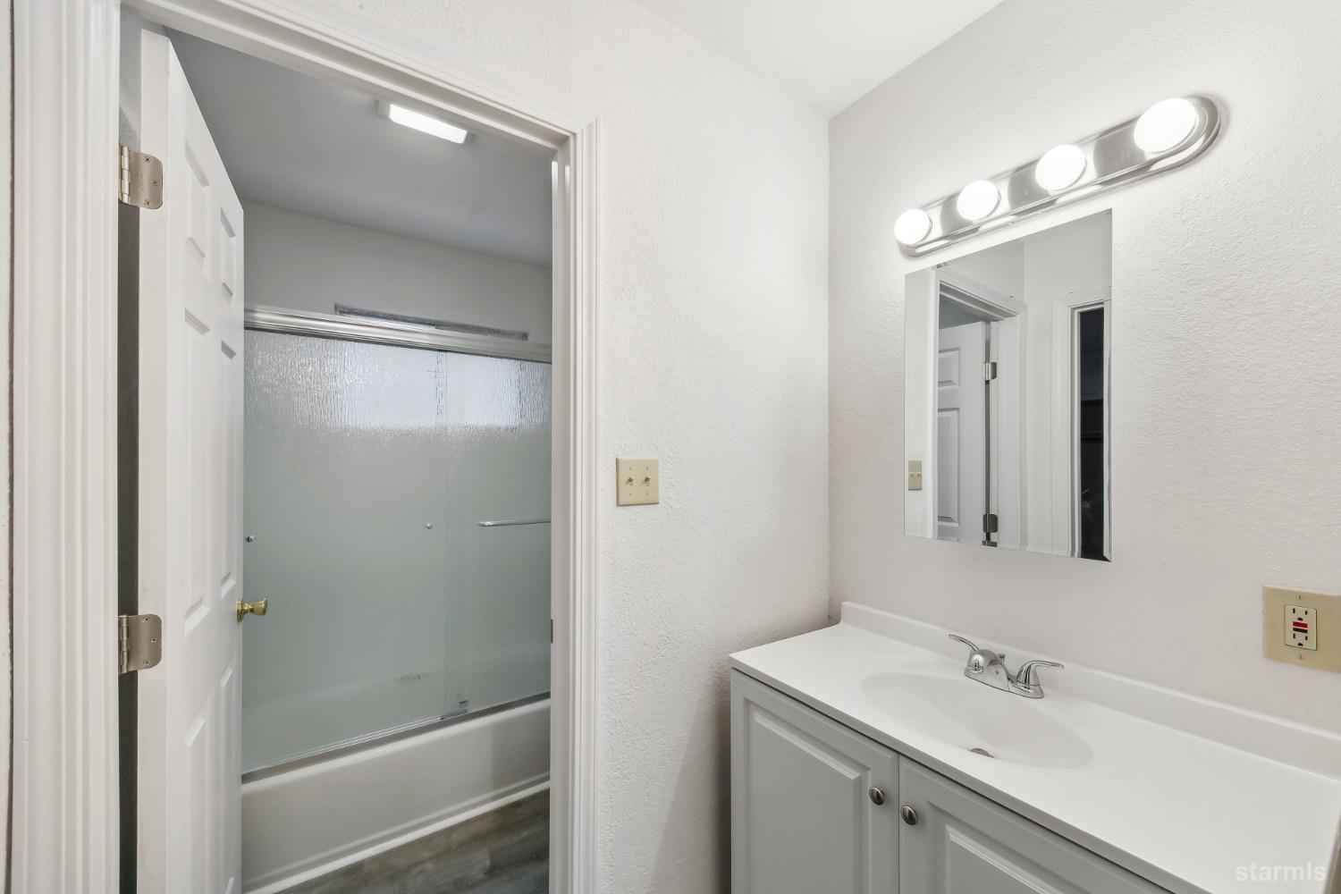 3893 Pioneer Trail