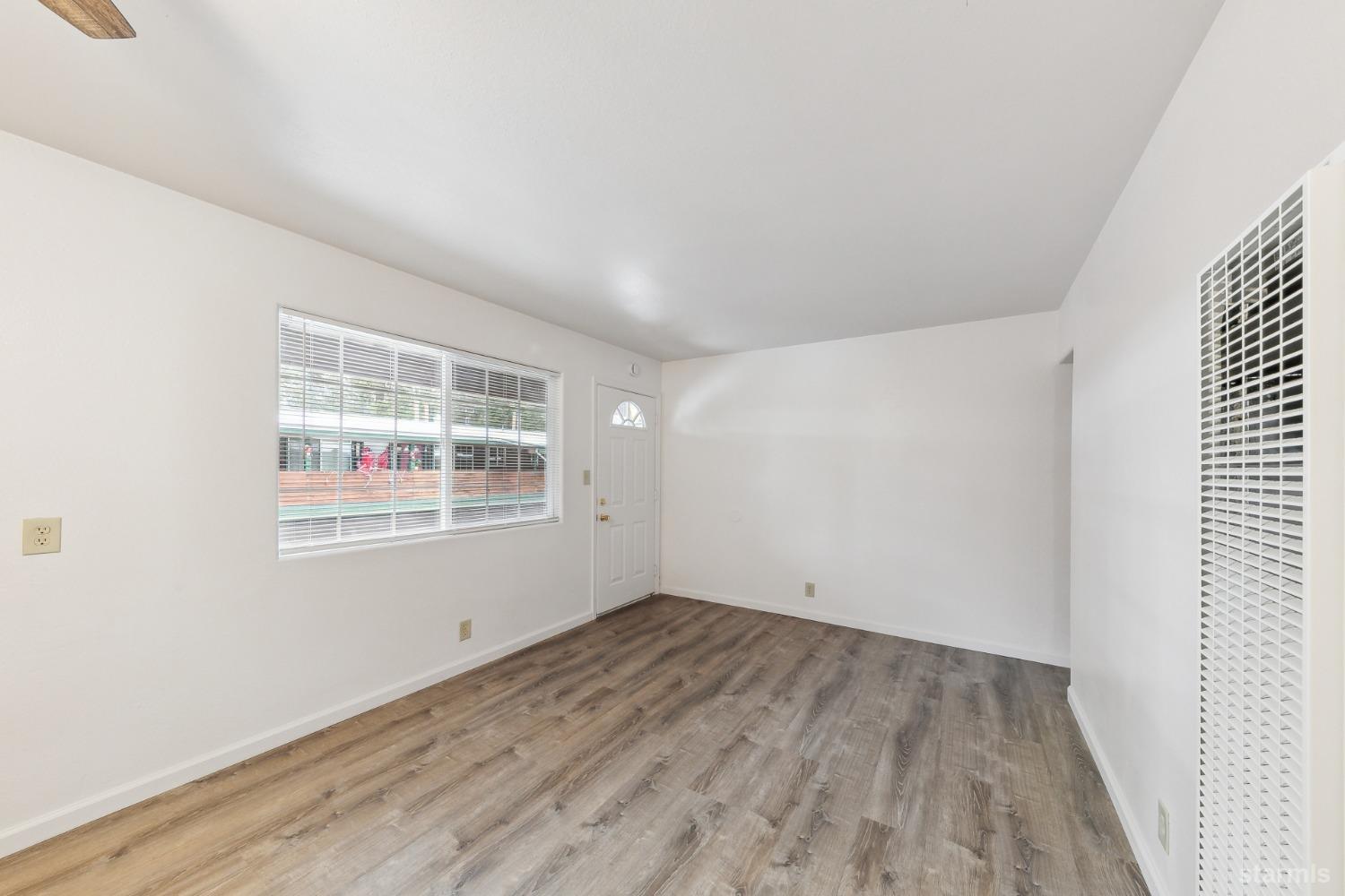 3893 Pioneer Trail