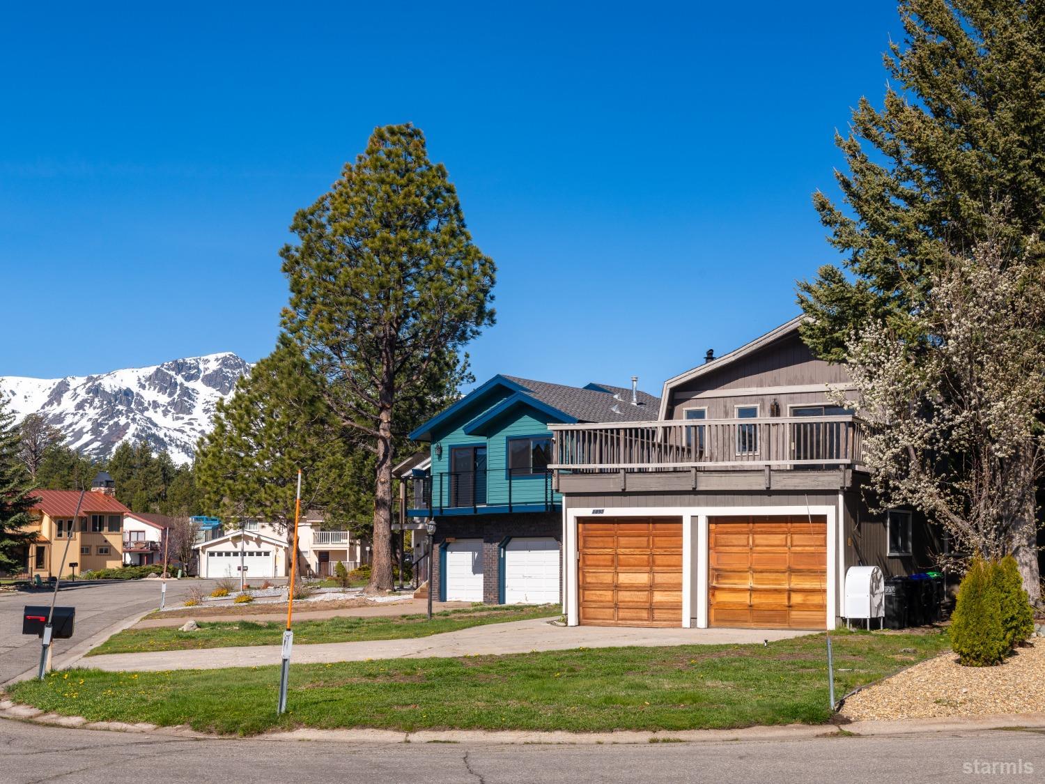 1895 Genevieve Court