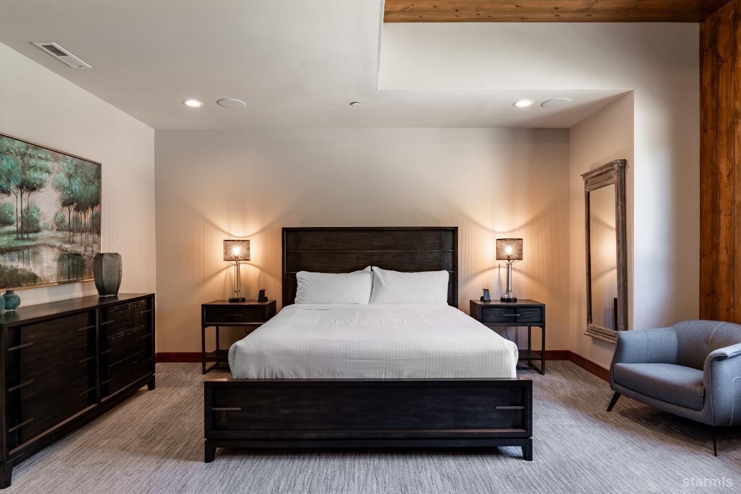 30 Lake Parkway Unit: 20