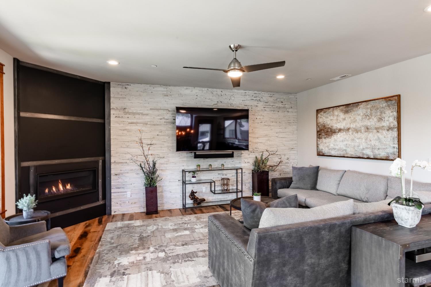 30 Lake Parkway Unit: 20